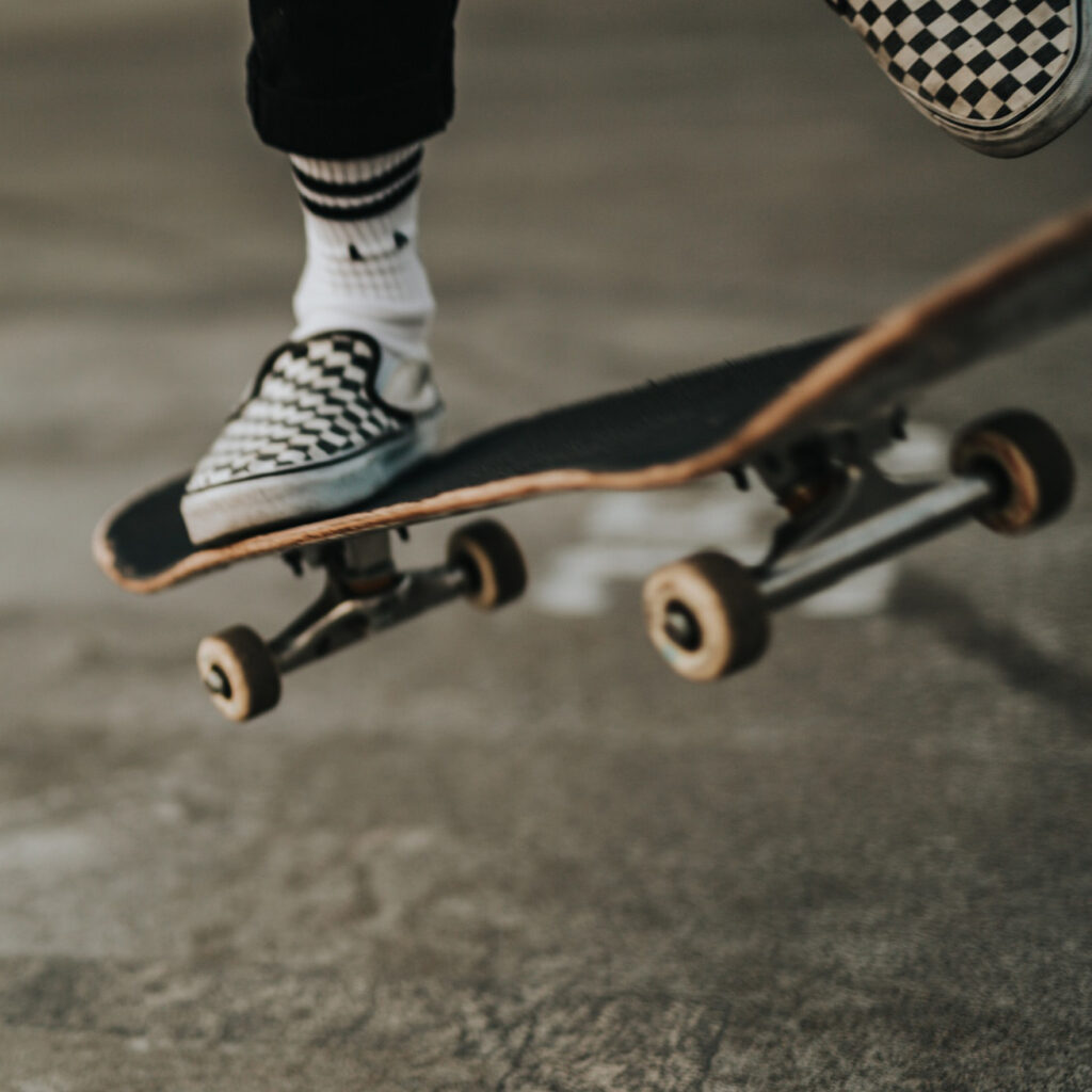 skateboard ollie
